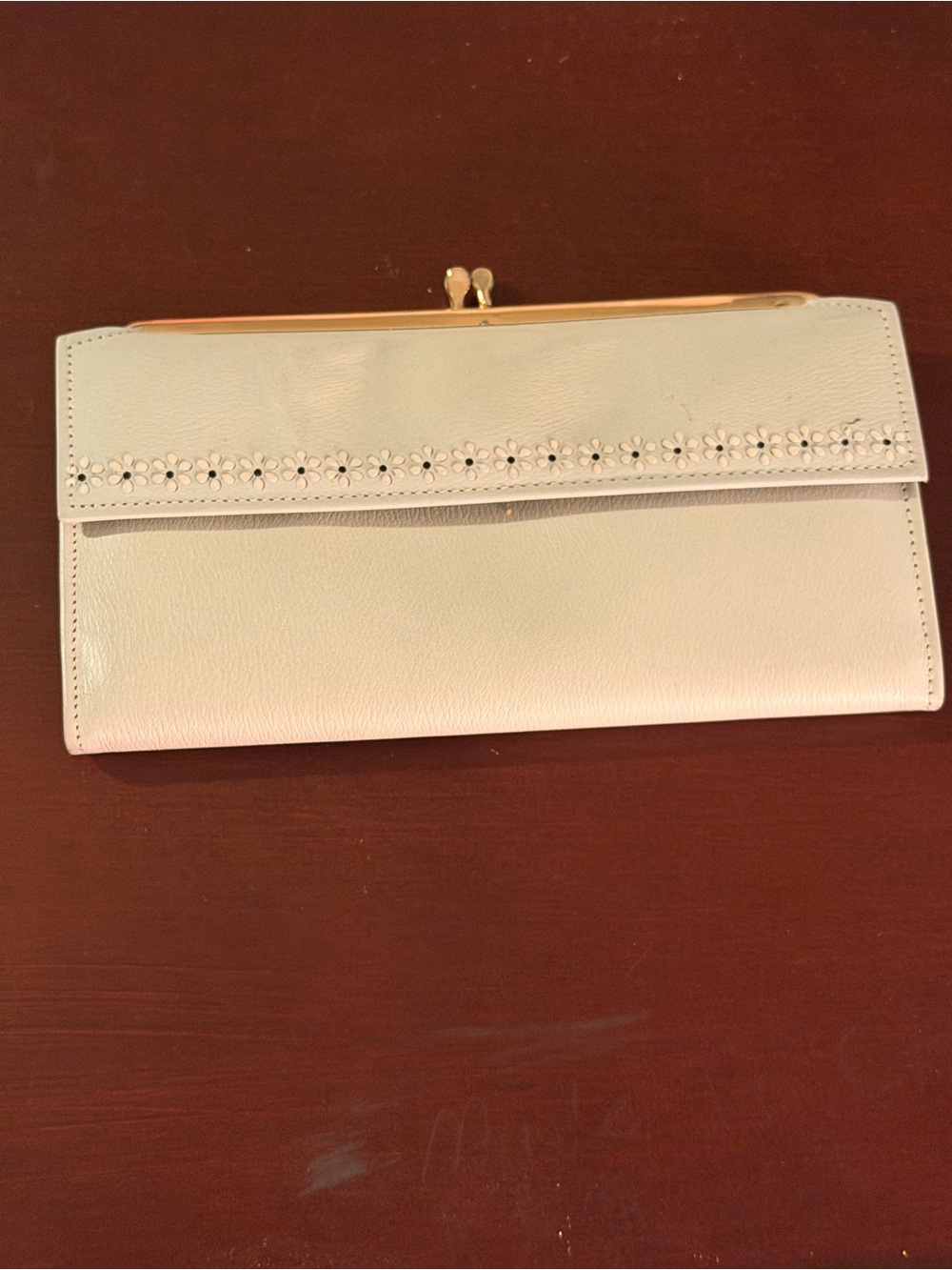 Vintage Elegant Wallet with Floral Cutout Trim